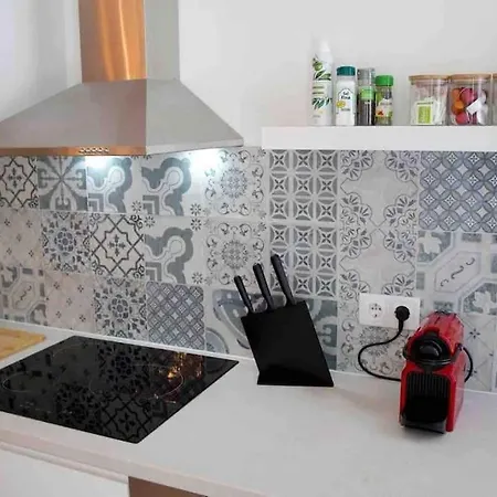 דירה Chic Avec Terrasse, Lumineux Et Calme 1 *