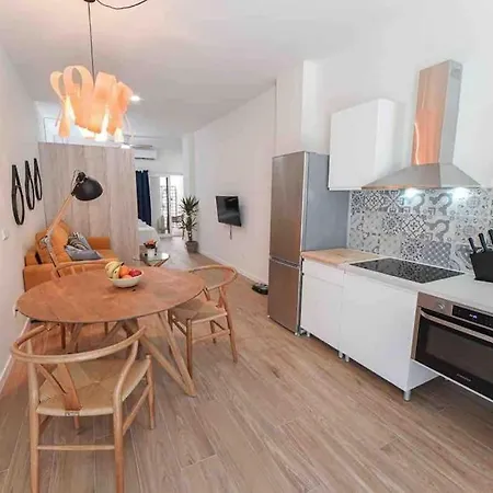 Chic Avec Terrasse, Lumineux Et Calme 1